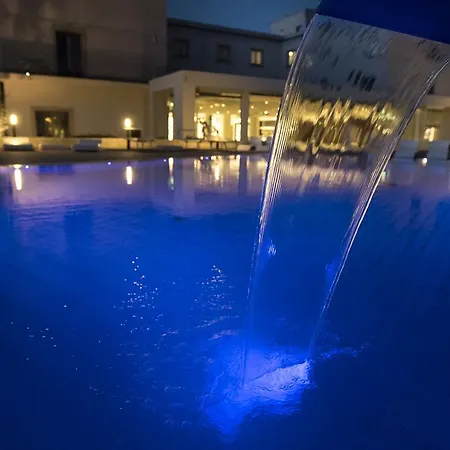 Pietre Nere & מלון 4*