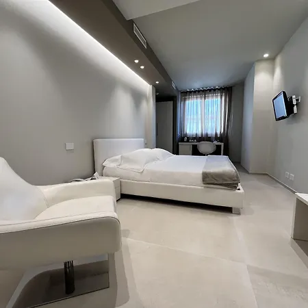 Pietre Nere & 4* Modica