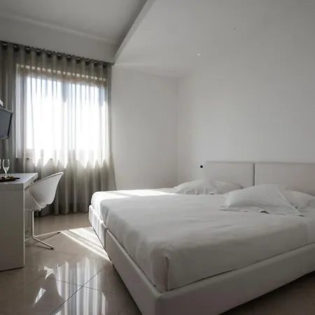 Pietre Nere & 4* Modica