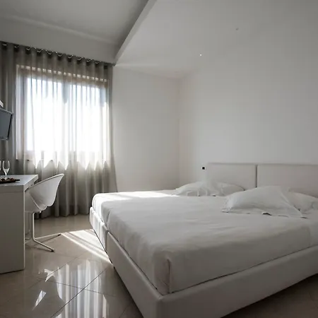 Pietre Nere & 4* Modica