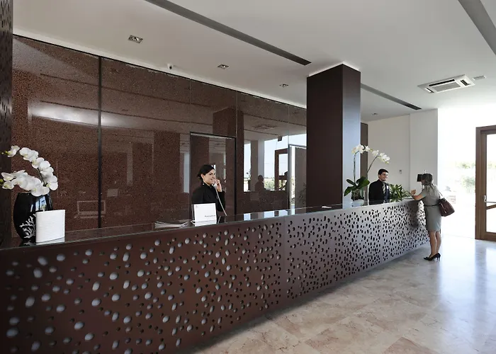 Hotel Pietre Nere & 4*