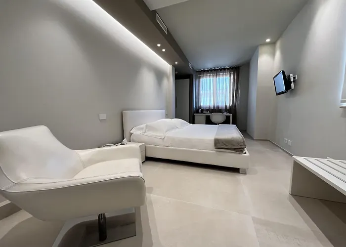 Pietre Nere & 4* Modica